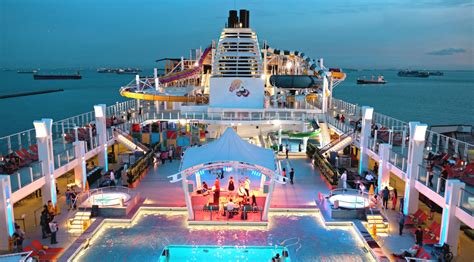 Genting Dream Cruise Singapore Review (2024).